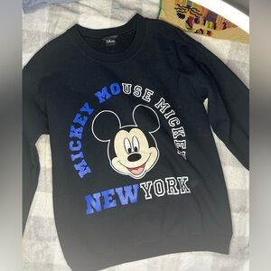 💙🖤Fun little sweatshirt!🖤💙